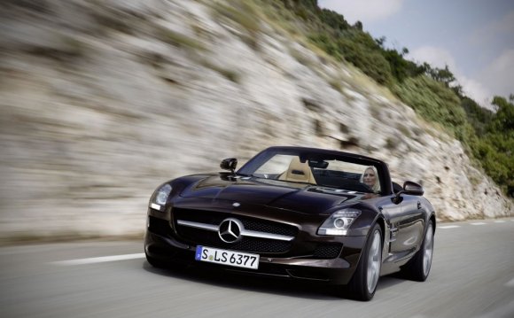 Mercedes-Benz SLS AMG #10