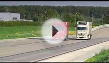 2014 Mercedes Benz Truck Changing lanes || Blind spot assist